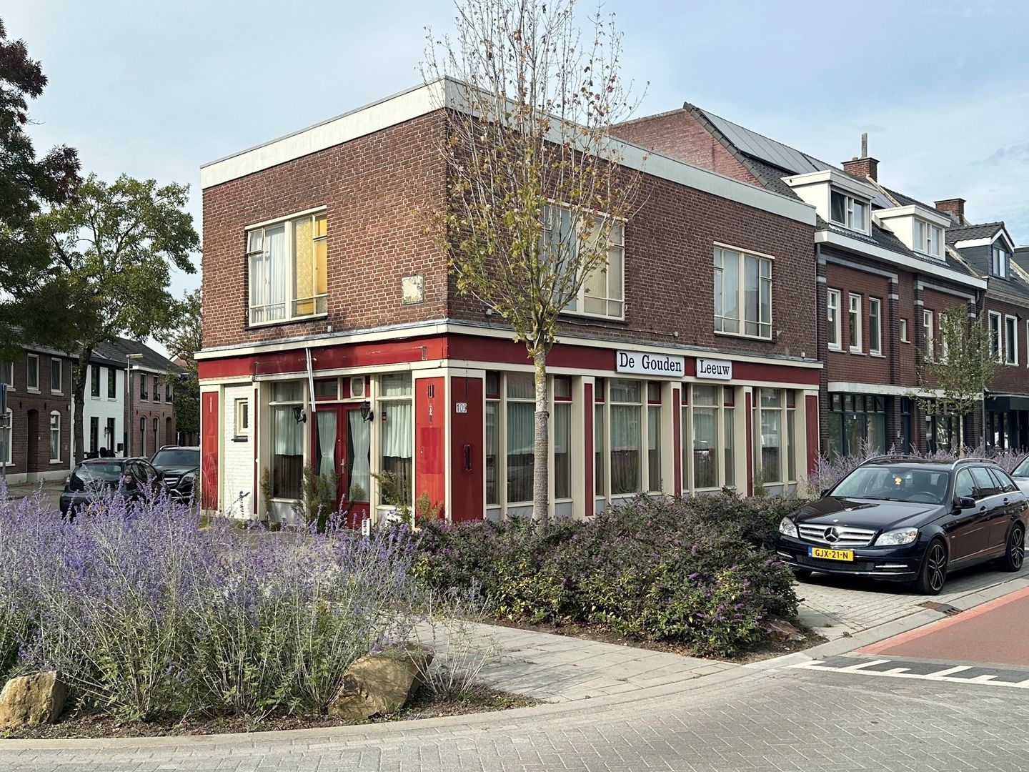 Bekijk foto 1 van Eindhovenseweg 109