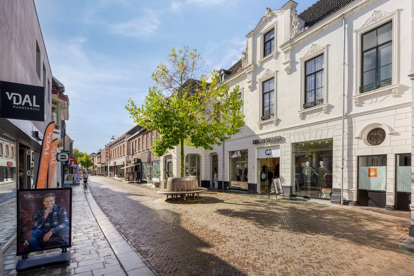 Bekijk foto 2 van Grotestraat 20