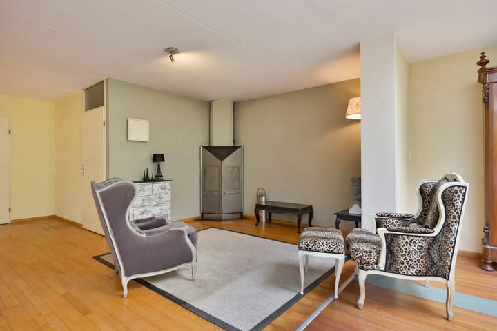 Twee-onder-één-kap te koop: Leidschendamstraat 55, Tilburg