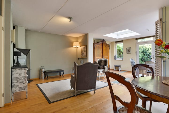 Twee-onder-één-kap te koop: Leidschendamstraat 55, Tilburg