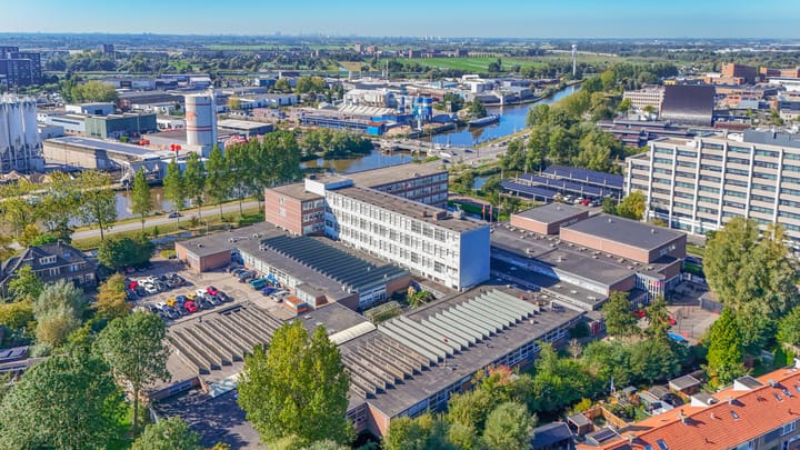 Twee-onder-één-kap te koop: Winterdijk 23, Gouda
