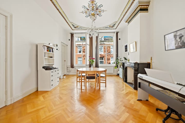 Tussenwoning te koop: Riouwstraat 65, 'S-Gravenhage
