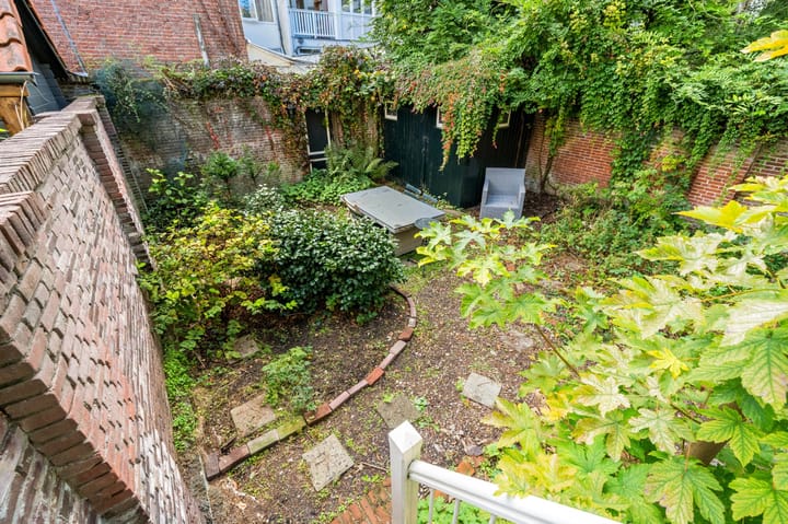 Tussenwoning te koop: Riouwstraat 65, 'S-Gravenhage