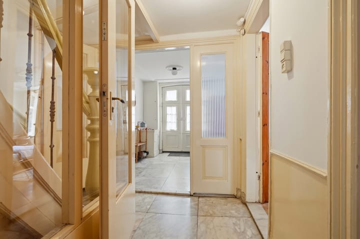 Tussenwoning te koop: Riouwstraat 65, 'S-Gravenhage