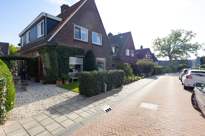 Twee-onder-één-kap te koop: Van Berckstraat 3, Velp (Ge)