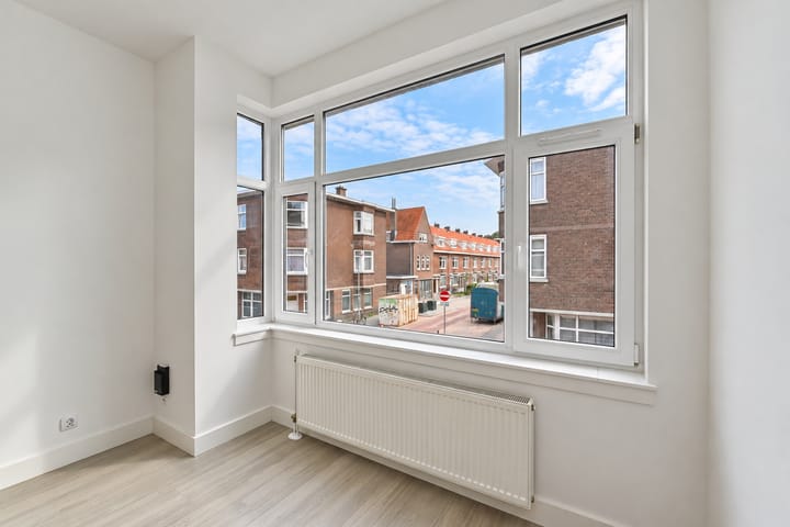 Appartement te koop: Dautzenbergstraat 111, 'S-Gravenhage