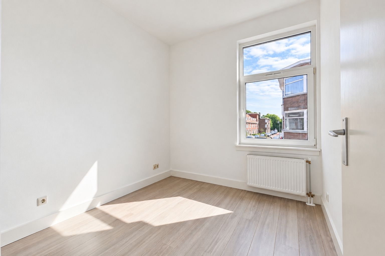 Photo 15 of Dautzenbergstraat 111