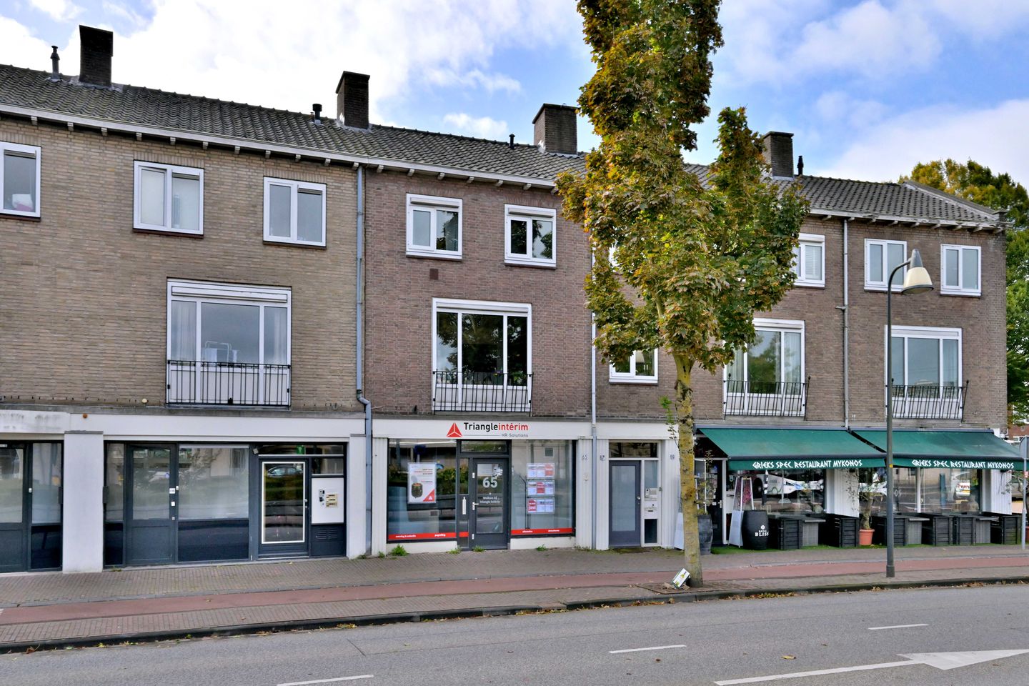 Bekijk foto 1 van Stationsplein 65