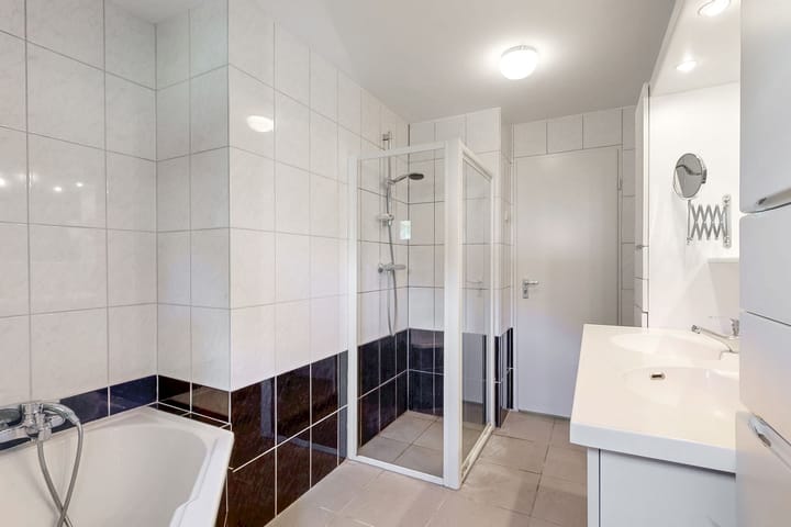 Twee-onder-één-kap te koop: Tinnegieter 56, Hoorn
