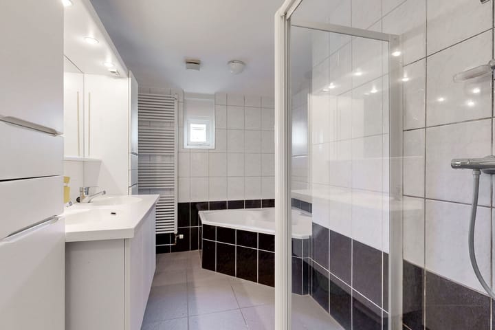 Twee-onder-één-kap te koop: Tinnegieter 56, Hoorn