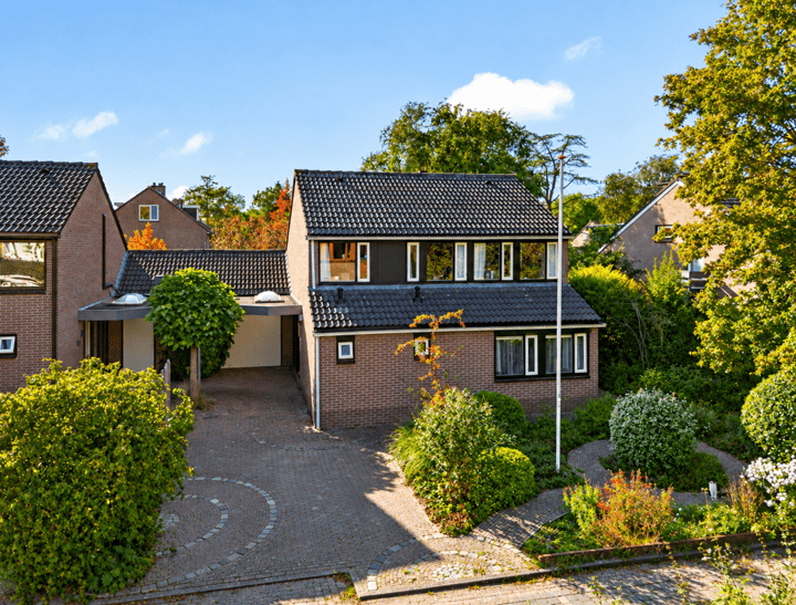 Twee-onder-één-kap te koop: Tinnegieter 56, Hoorn