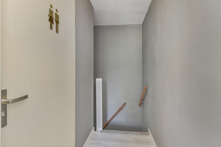 Studio te koop: Eksterhof 47, 'S-Gravenhage