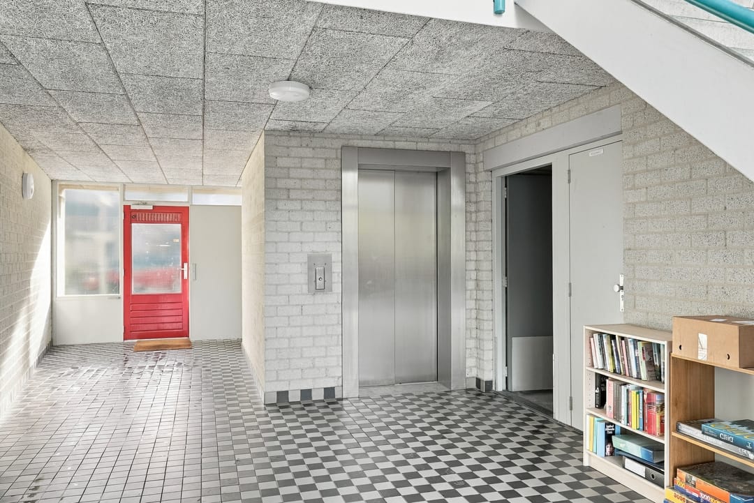 Photo 16 of Aartsbisschop Romerostraat 363