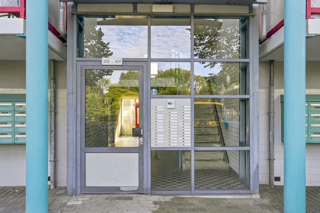 Photo 17 of Aartsbisschop Romerostraat 363