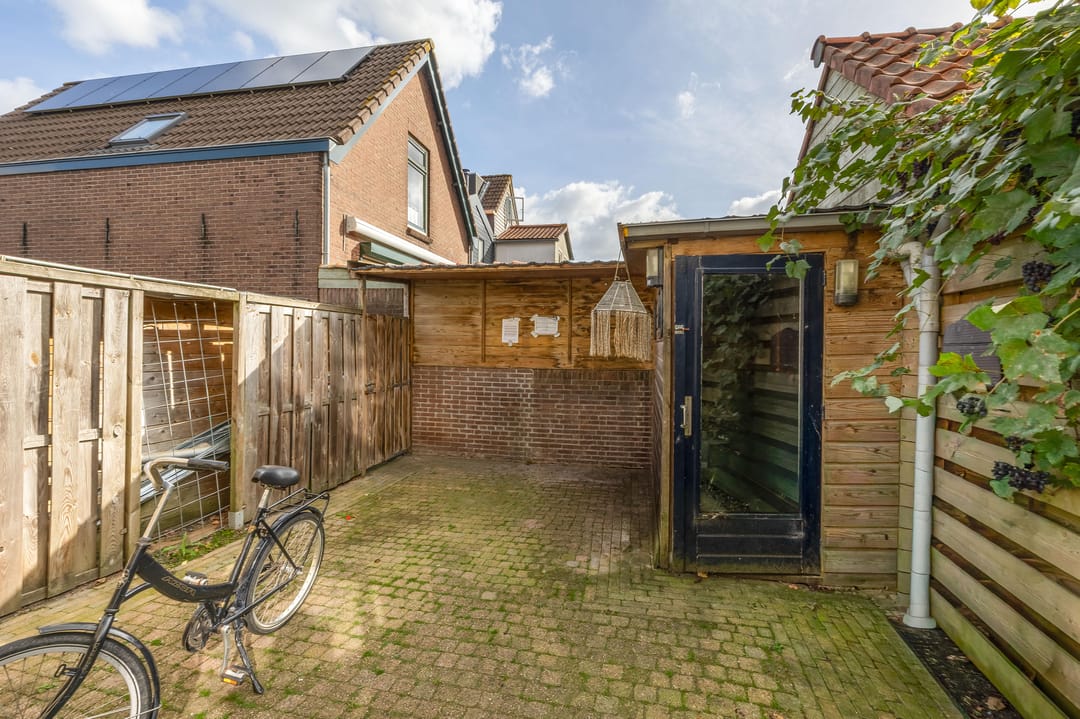 Photo 13 of Burgemeester Trooststraat 100