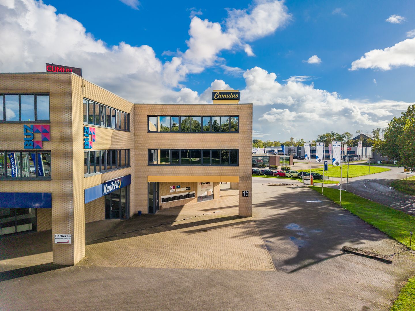 View photo 1 of Zeefbaan 1-C