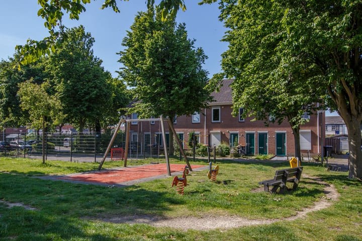 Tussenwoning te koop: Klein Vreewijk 3, Lisse