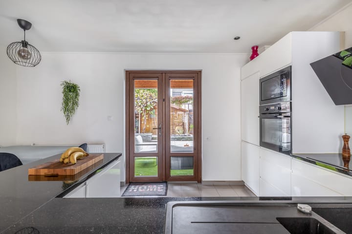 Tussenwoning te koop: Klein Vreewijk 3, Lisse