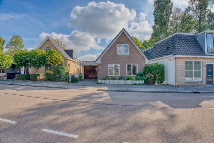 Appartement te koop: Dorpsstraat 120A, Hendrik-Ido-Ambacht