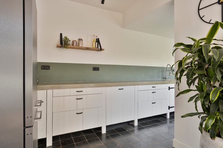 Tussenwoning te koop: Venenlaan 136, Hoorn