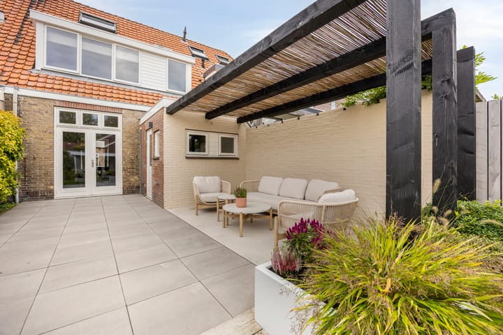 Tussenwoning te koop: Venenlaan 136, Hoorn