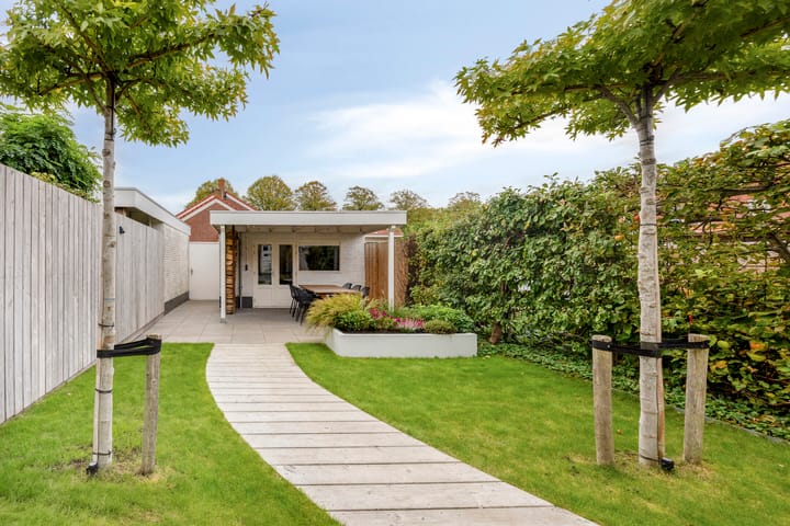 Tussenwoning te koop: Venenlaan 136, Hoorn