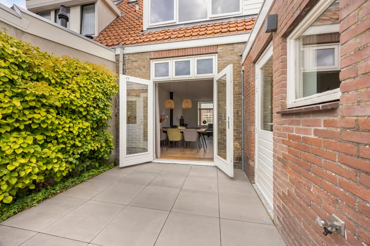 Tussenwoning te koop: Venenlaan 136, Hoorn