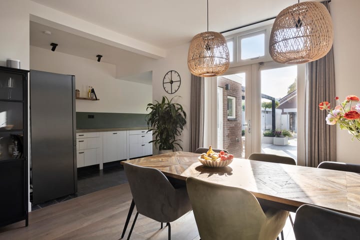 Tussenwoning te koop: Venenlaan 136, Hoorn