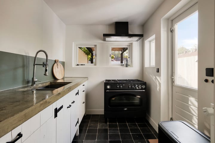 Tussenwoning te koop: Venenlaan 136, Hoorn