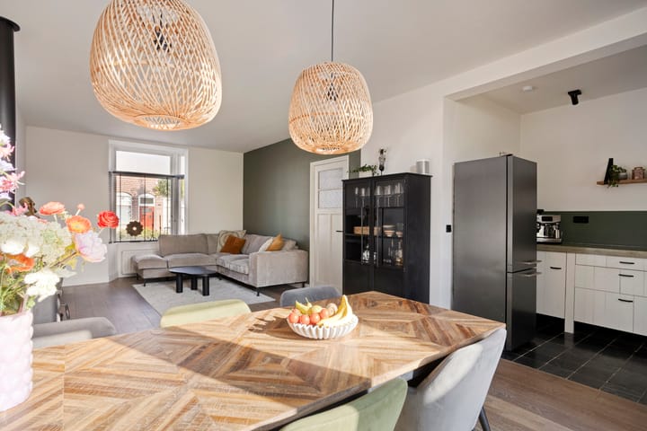 Tussenwoning te koop: Venenlaan 136, Hoorn