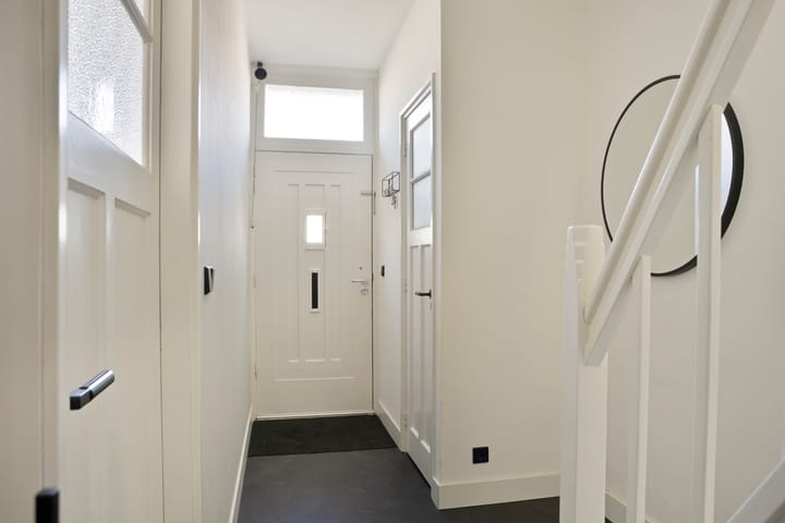 Tussenwoning te koop: Venenlaan 136, Hoorn