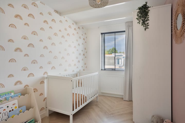 Tussenwoning te koop: Venenlaan 136, Hoorn