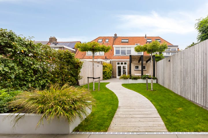 Tussenwoning te koop: Venenlaan 136, Hoorn