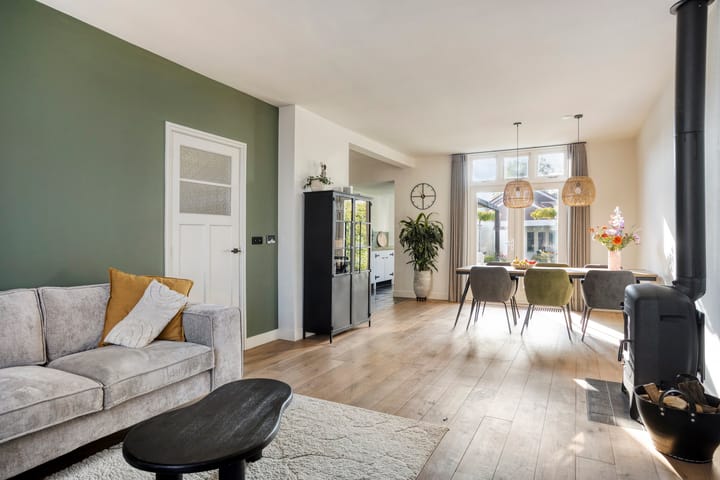 Tussenwoning te koop: Venenlaan 136, Hoorn