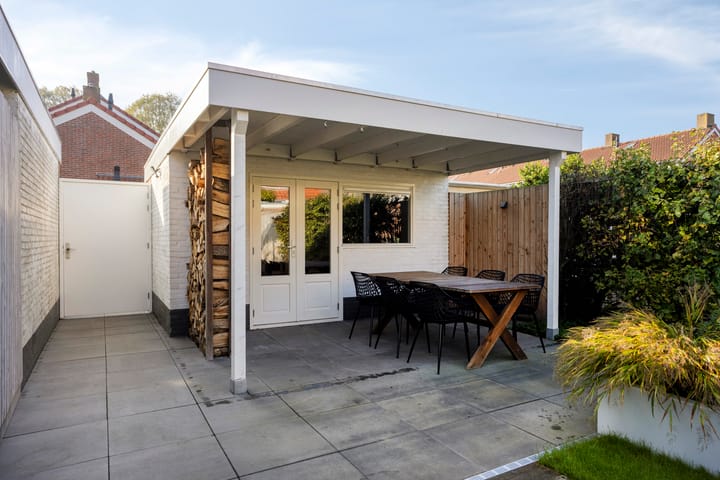 Tussenwoning te koop: Venenlaan 136, Hoorn
