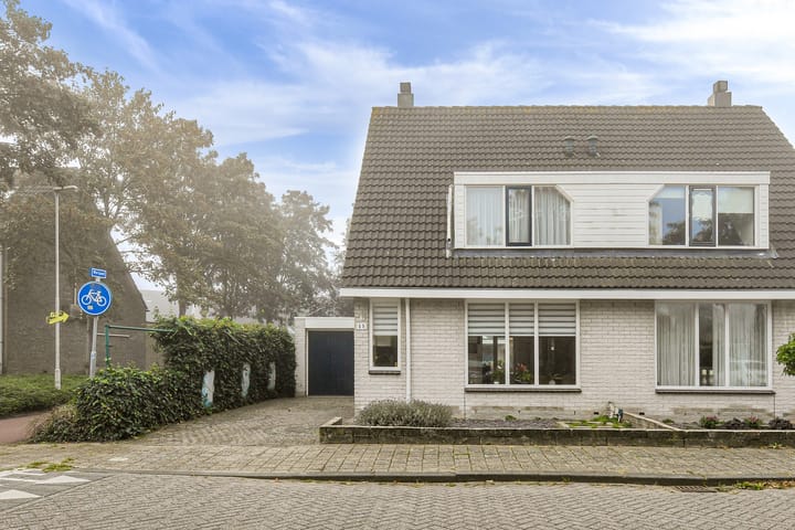 Hoekwoning te koop: Elise van Calcarstraat 15, Breda