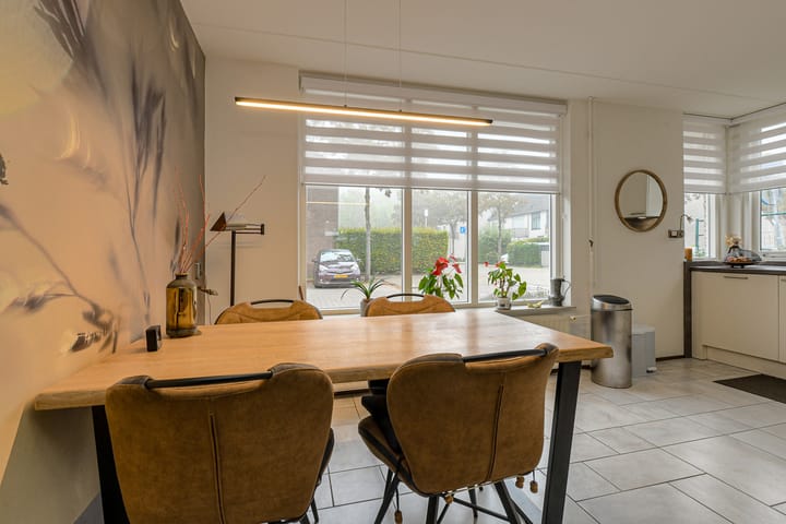 Hoekwoning te koop: Elise van Calcarstraat 15, Breda