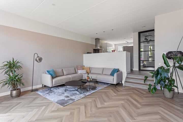 Tussenwoning te koop: Oeverlaan 23, Borne