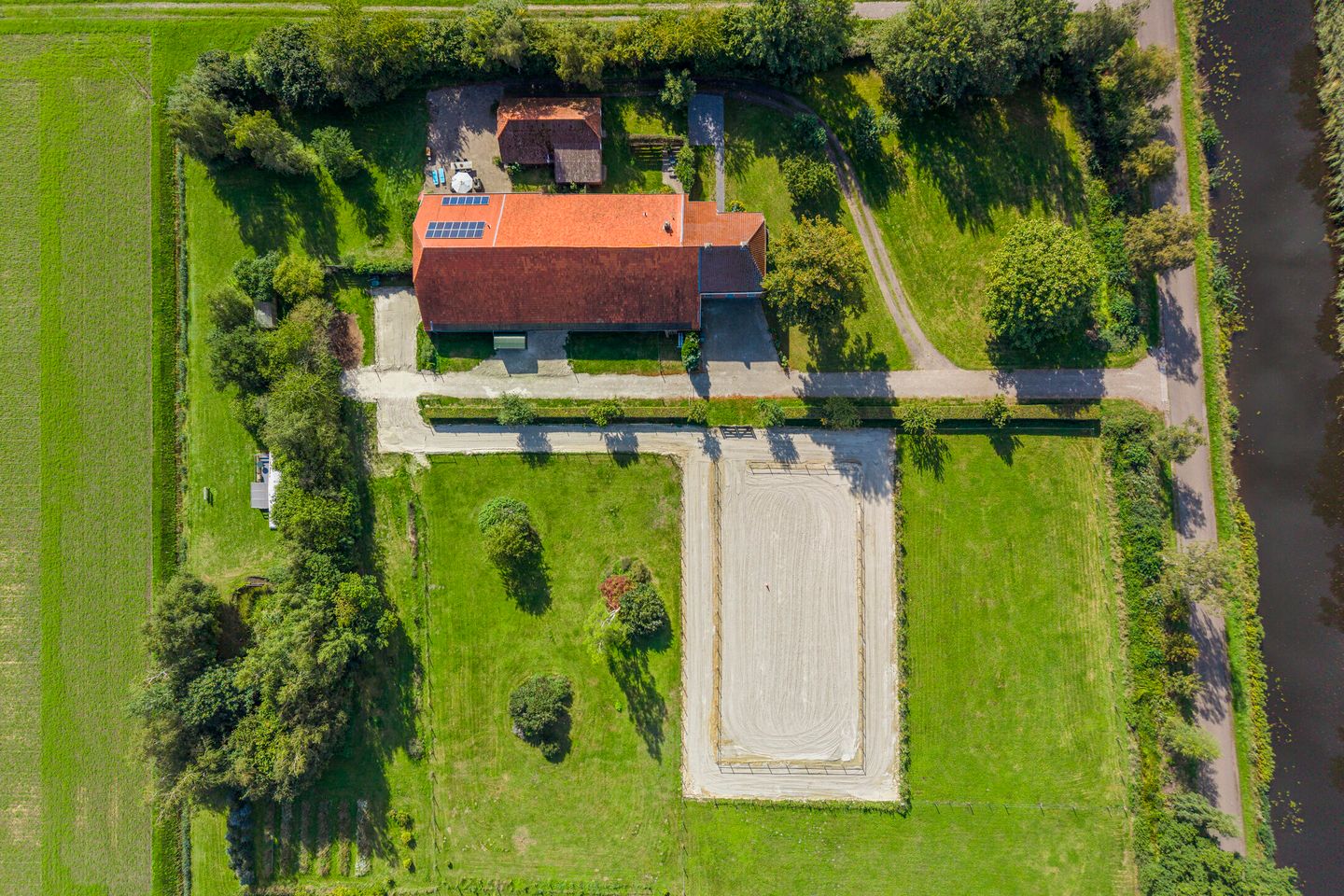 Photo 10 of Burgemeester Buiskoolweg 10