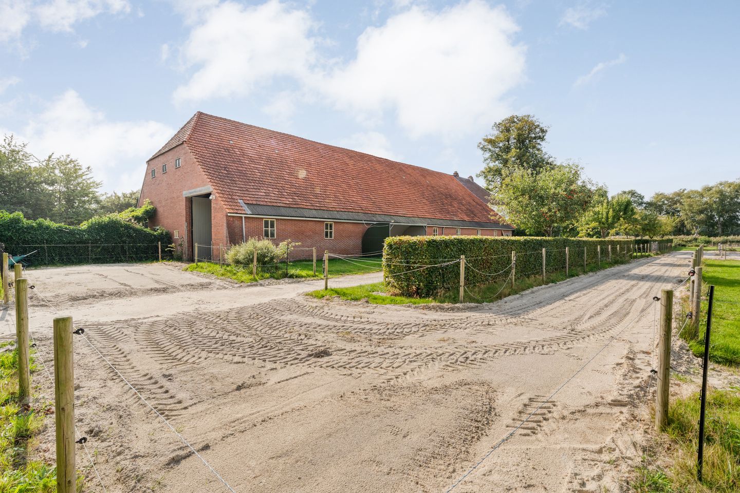 Photo 94 of Burgemeester Buiskoolweg 10