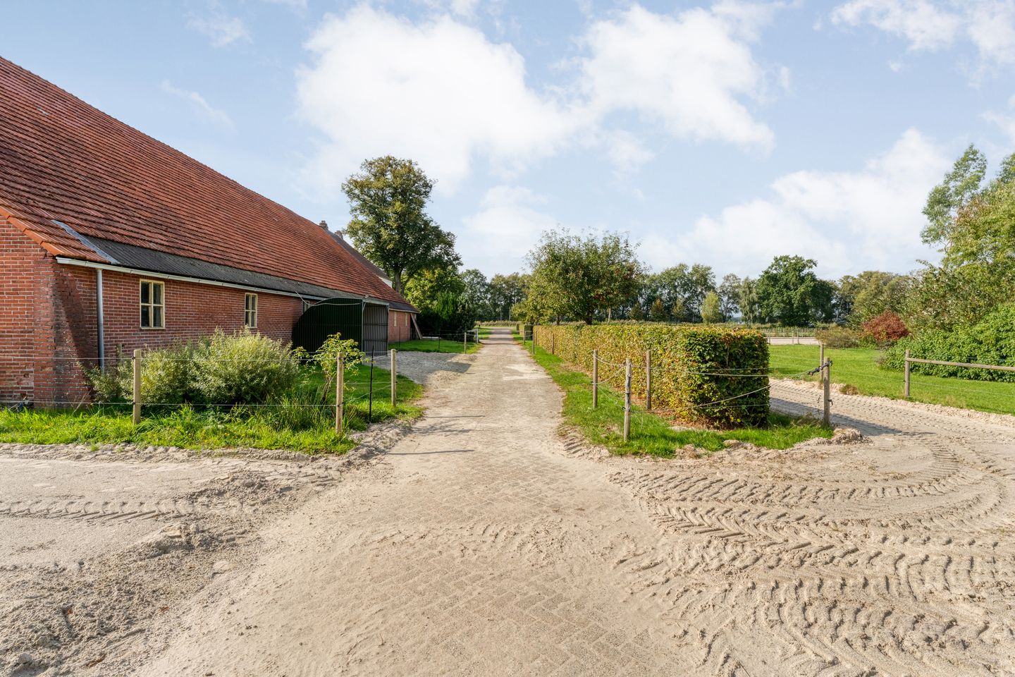 Photo 95 of Burgemeester Buiskoolweg 10