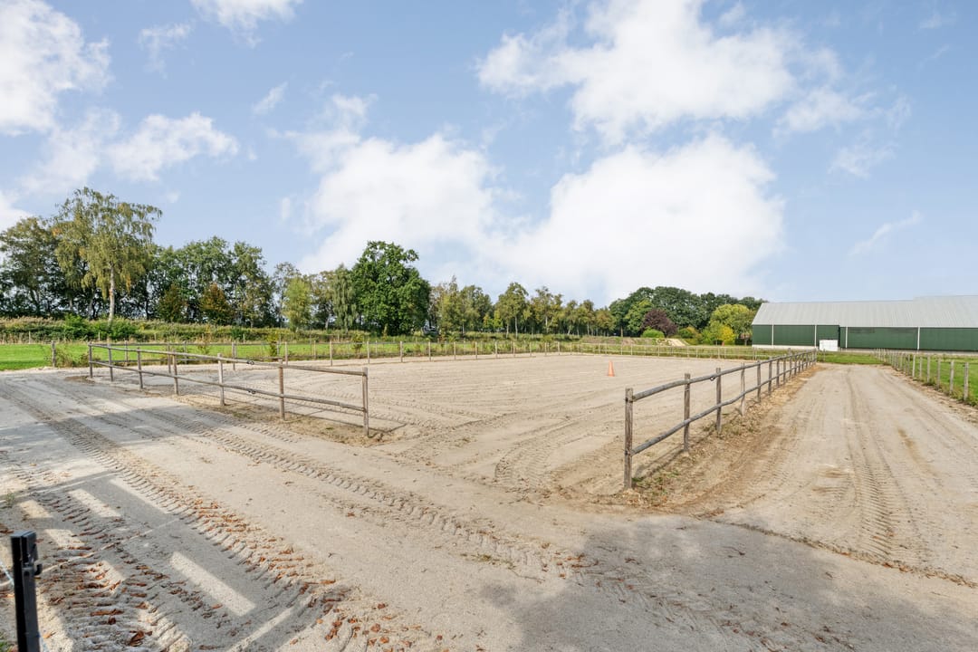 Photo 86 of Burgemeester Buiskoolweg 10