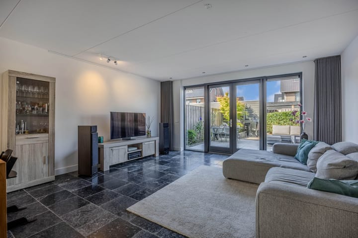 Tussenwoning te koop: Vrederiksakker 58, Heerhugowaard