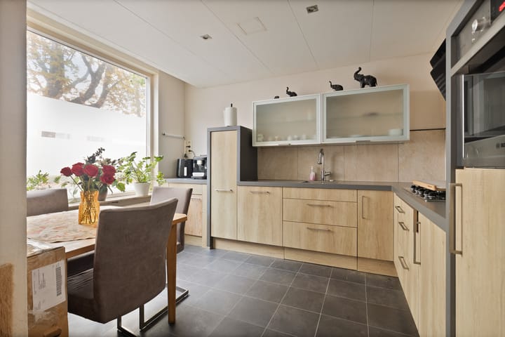 Twee-onder-één-kap te koop: Zandstraat 121, Sas Van Gent
