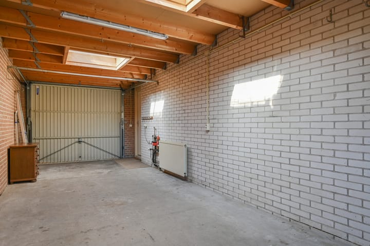 Tussenwoning te koop: Insulinde 9, Breukelen