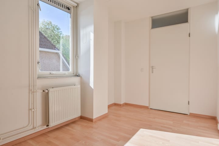 Tussenwoning te koop: Insulinde 9, Breukelen