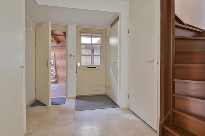 Tussenwoning te koop: Insulinde 9, Breukelen