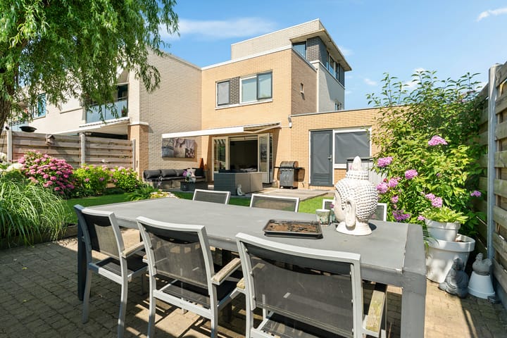 Hoekwoning te koop: Kierkegaardhof 29, Huizen