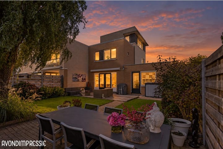 Hoekwoning te koop: Kierkegaardhof 29, Huizen