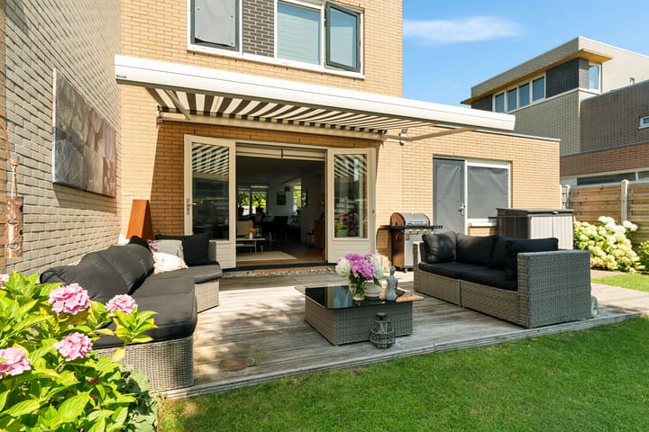 Hoekwoning te koop: Kierkegaardhof 29, Huizen